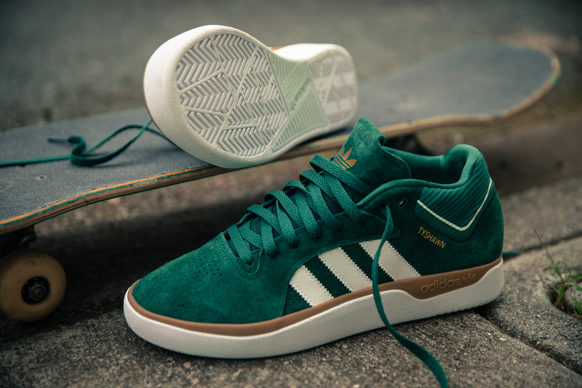 ADIDAS SKATEBOARDING Y TYSHAWN JONES ANUNCIAN EL DEBUT DE UN NUEVO PRO MODEL FUERA DE FOCO